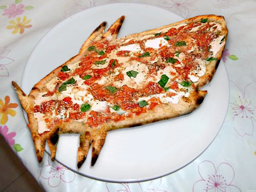 Risultati immagini per pizza morsicata